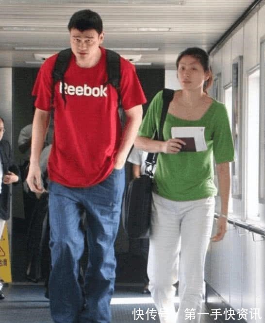 姚明|姚明女儿身高怡人,出落得婷婷玉立,大长腿吸睛!