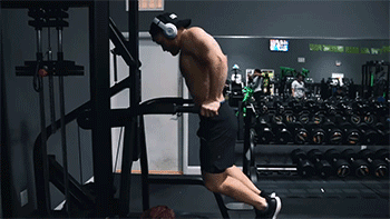 技巧|这样练双杠，胸想不大都难！详细分析动作，让你全面了解训练技巧