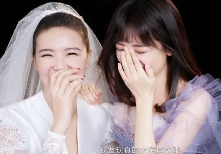 王冰冰|张常宁一袭白色婚纱太绝了,与王冰冰拍闺蜜照,网友喊话吴冠希