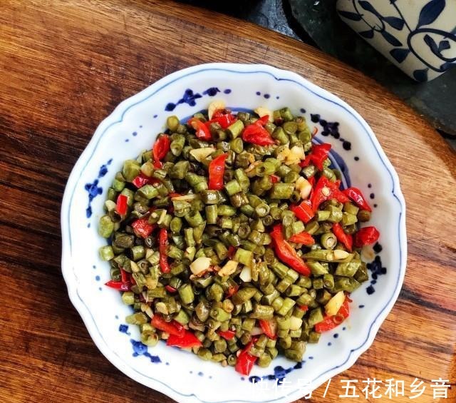 下饭|红辣椒炒酸豆角，酸辣开胃，超级下饭！