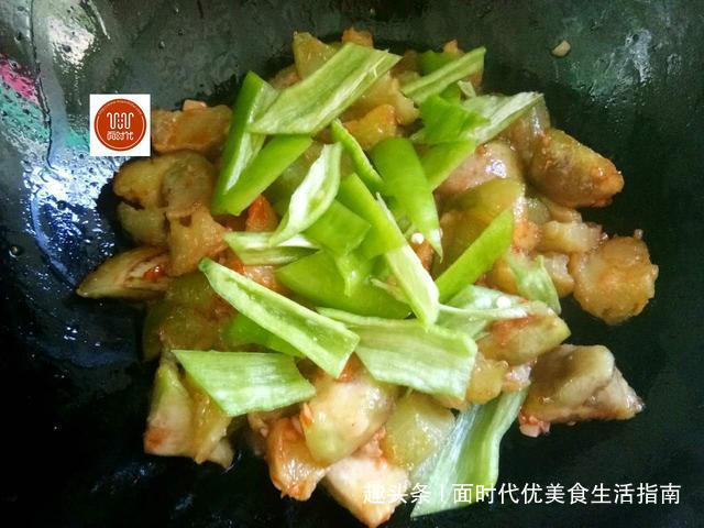 红烧茄子家庭做法,软嫩入味,鲜香适口,吃多少都不腻,快试试吧