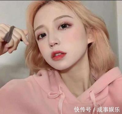 嘴唇|女生嘴唇有这“3个特征”,“死亡芭比粉”都能驾驭,尤其第三个