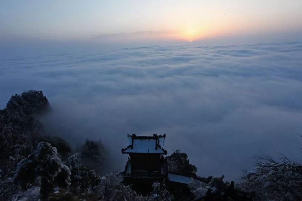 风雪|风雪武当山,仙境藏玄机!大雪封山时,道人、隐士都在干什么!