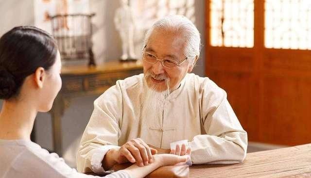 湿气重的人，记住几件事，常喝“一碗粥”，湿气一去不复返
