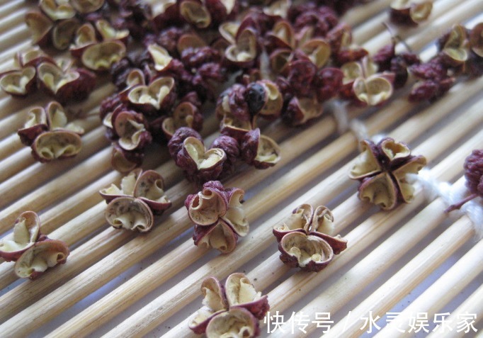 湿气|一把花椒能治5种病，驱赶一身湿气，到了80岁，也无白发！