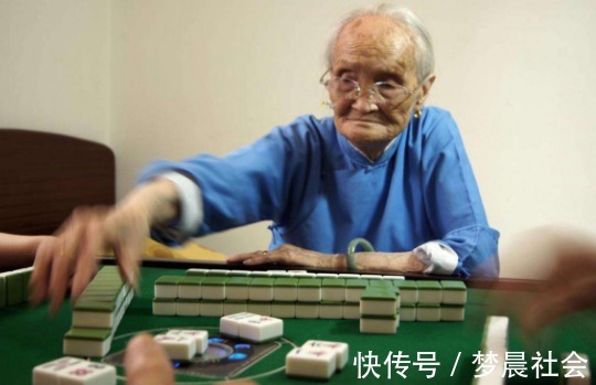 睡懒觉|人到中年,有“三觉”不能睡,可惜多数人当成了养生习惯