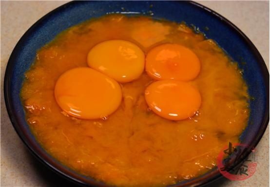 最近很火的南瓜鸡蛋做法,饭店卖188一盘,在家成本不到5块,解馋