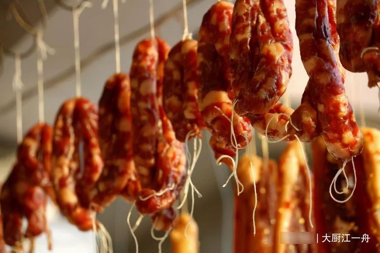 30年肉店老板教你在家做灌香肠，做法简单，一次就成功