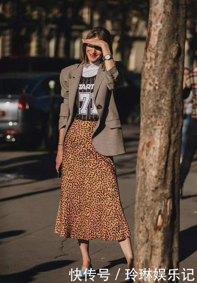 腿粗、胯宽的中年女性,快收下“半身裙显瘦”穿搭,照着穿准没错