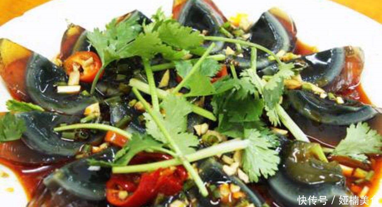 吃法|皮蛋的吃法很多,但是怎么做才好吃?我可以3分钟就做好