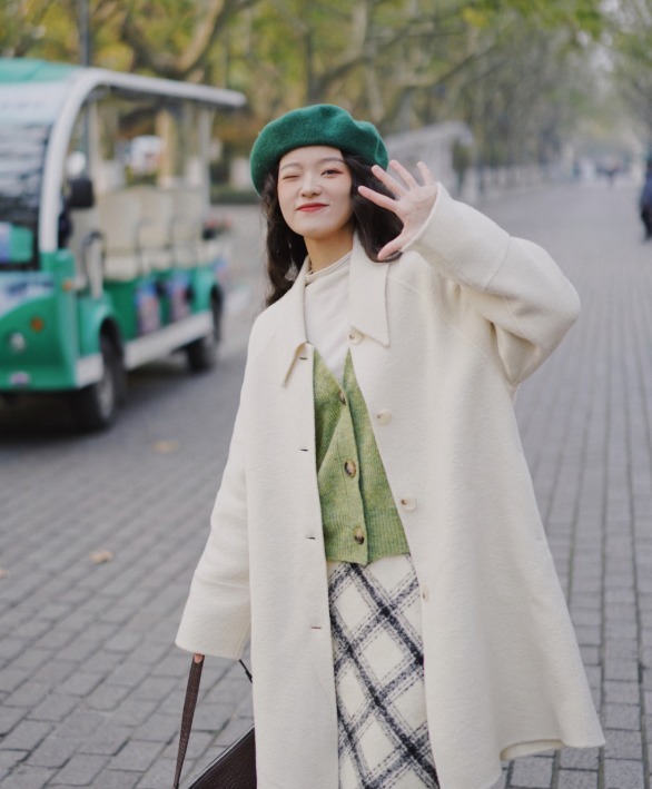短靴|今年冬天大衣就要穿“奶油白”,温柔优雅还显白,清新时髦又保暖
