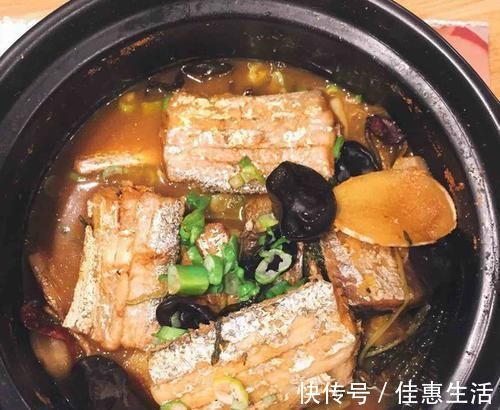 商家|为什么市面上的带鱼都是冰冻的，没有活的？商家：活的吃不起！