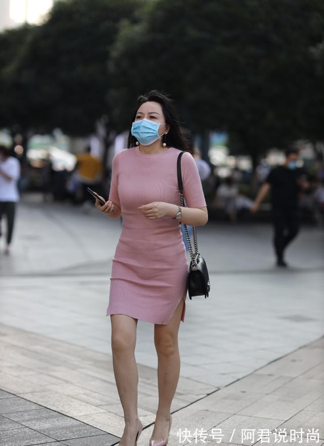 搭配|连衣裙体现气质，搭配方面更是彰显个性，显得大气