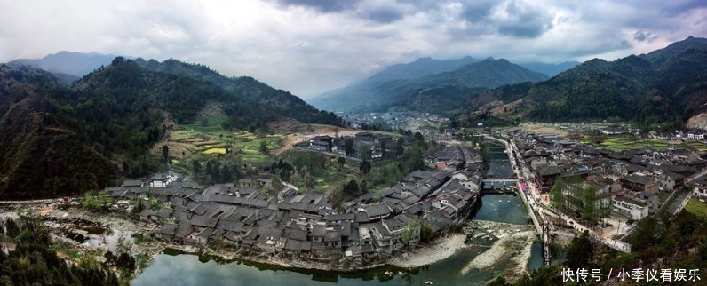 古建筑|在中国有一个特别的古镇，横跨了三个省，享有一脚踏三省的美称