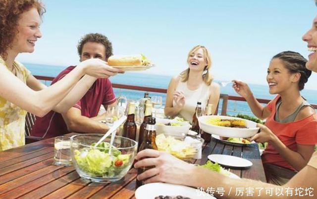 血脂|52岁王先生半年甘油三酯从5.1降到1.7，医生：或因坚持做了3件事