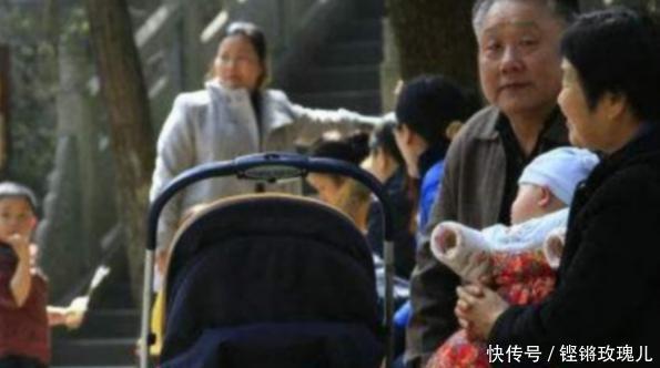 “新型啃老族”悄然而至,多数父母却不以为然,觉得是儿女的孝顺