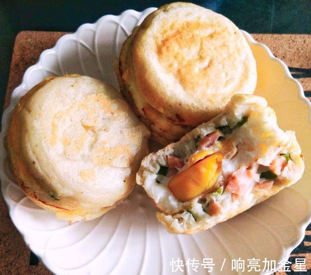 泡打粉|鸡蛋汉堡，宣软咸香，当小吃做早点都可以！