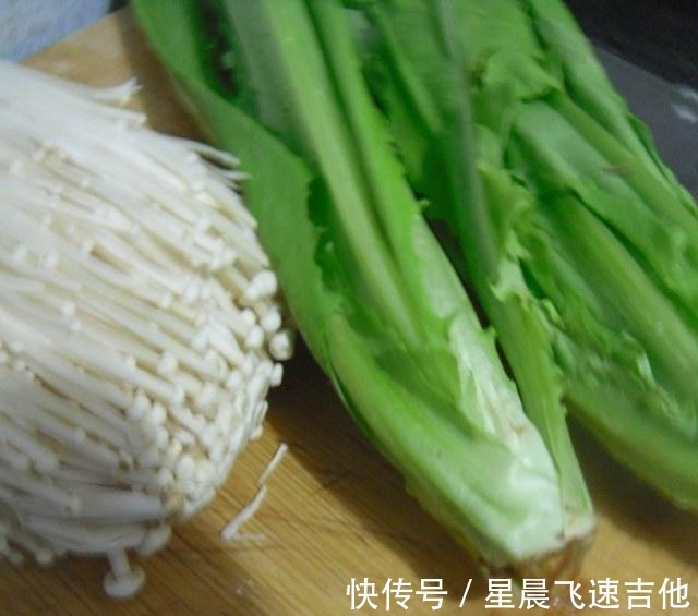 美食天下|金针菇炒油麦菜,简单快手,清香味美!