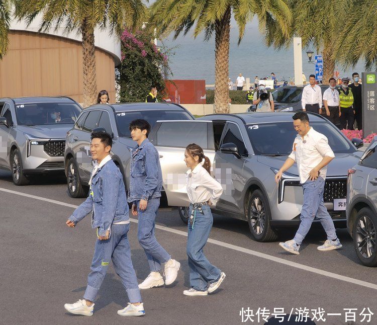 《奔跑吧》珠海路透，蔡徐坤穿着好应景，我却被baby给美到了