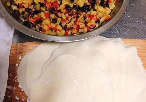 皮薄馅大|教你做生煎包皮酥脆的诀窍,简单易学,皮薄馅大,比发面包的好吃