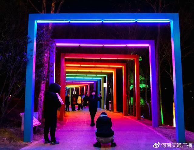 郑州|郑州周边赏灯去处大盘点!山海奇幻年、猫虎灯会、打铁花