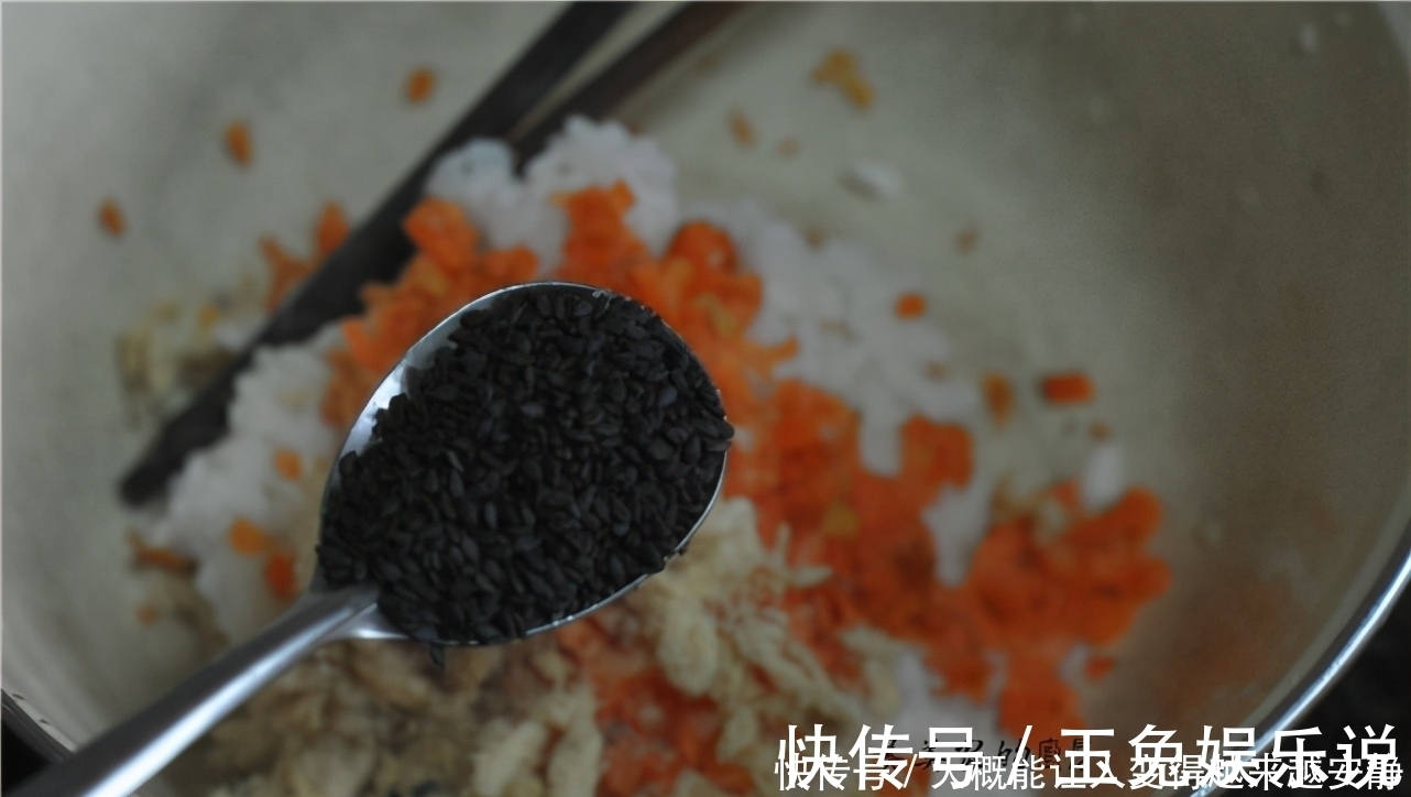 做法|米饭新做法，儿子着了迷，配点蔬菜，简单一做，天天吃不够