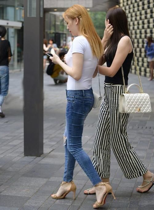 牛仔裤 紧身牛仔裤,它的美让你奋不顾身,性感身材简直太迷人