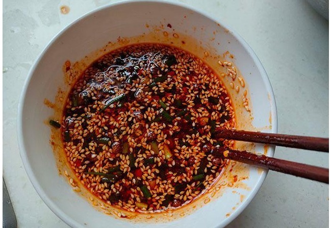 我家一周吃3回的菜，食材烫一烫，浇点料汁拌一拌，天热吃真爽口