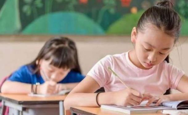 聪明|从小有这4个表现的孩子,多半是假聪明,家长别弄错早点醒悟