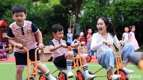 午餐照|老师发来午餐照,“高蛋白”饭菜惹众怒,宝妈你家孩子吃吗