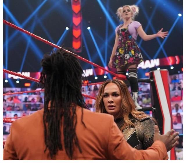 超級(jí)明星|女超人搭檔小魔女！WWE現(xiàn)在的科幻劇情連漫威也拍不出來