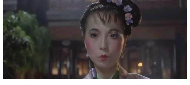 污垢|石榴姐，現身鄉村務農，墻上滿是煙灰污垢，身價過億生活仍節儉