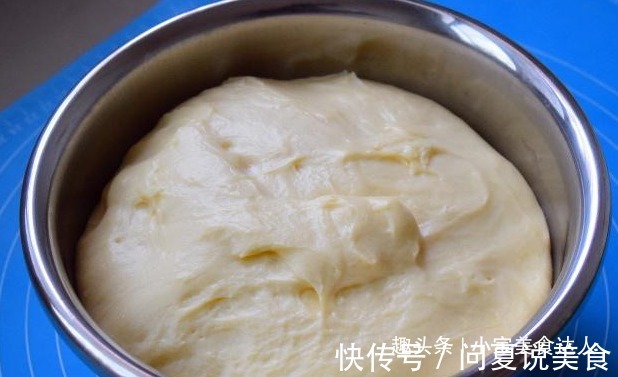 不用烤箱不用高筋粉,一样做出松软拉丝面包,我家隔三差五都要做