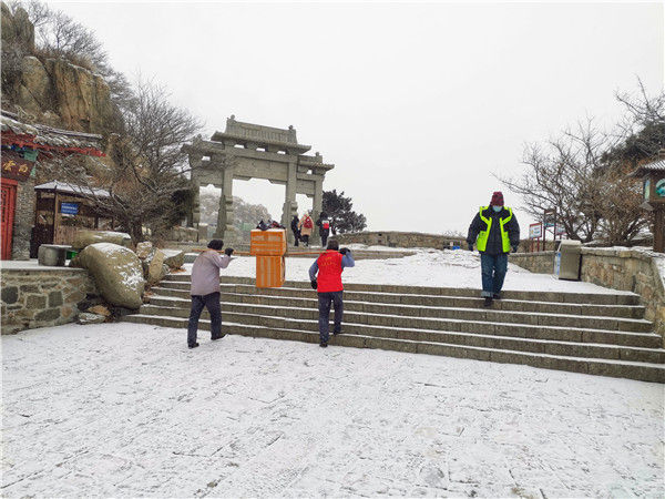 降雪|泰山迎来2022年首场降雪