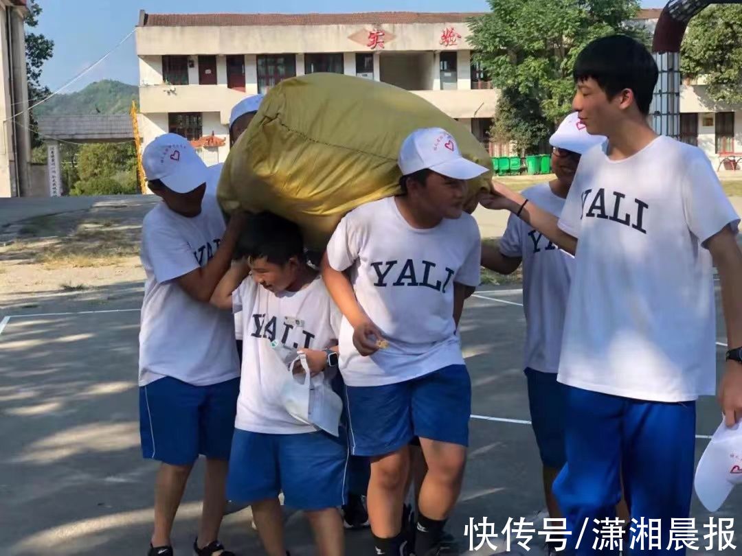 公益|爱心在传递，长沙一中学老师带领学生在乡村建起爱心图书室