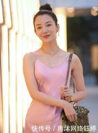 裙子|成熟美女“混合味”搭配,成熟和少女心一个不少!