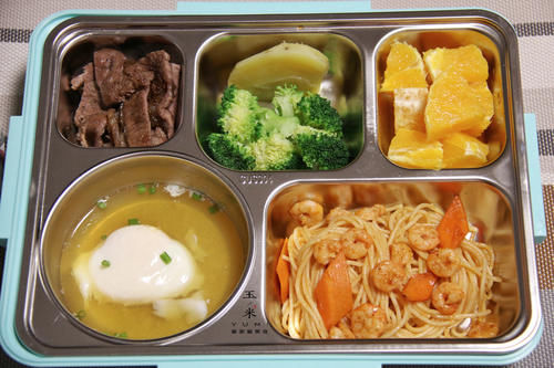 朋友圈晒高一儿子早餐火了，10天早餐天天不重样，好吃又营养