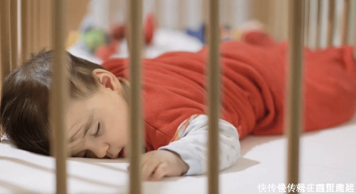 头型|睡枕头的孩子和不睡枕头的孩子,有哪些不同?区别还不小