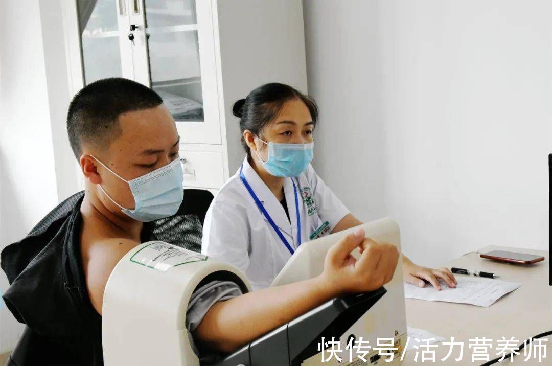 危害|吃什么会升高胆固醇水平?提醒大家:这3种食物的危害不能小觑