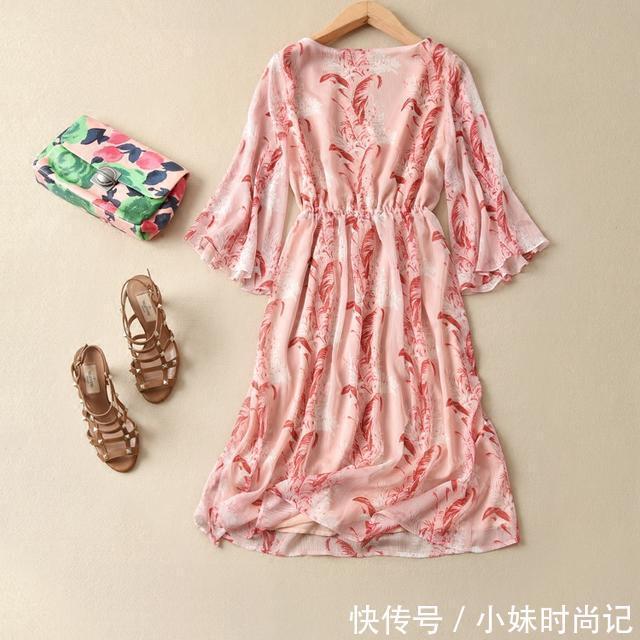 蕾丝|越是好穿舒适的真丝裙,就越是能在炎炎夏日里穿出一股清流的凉爽