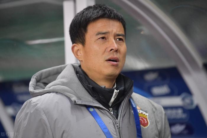 征召|不给李霄鹏面子?首位拒绝征召之人出现,球迷:他不去是对的