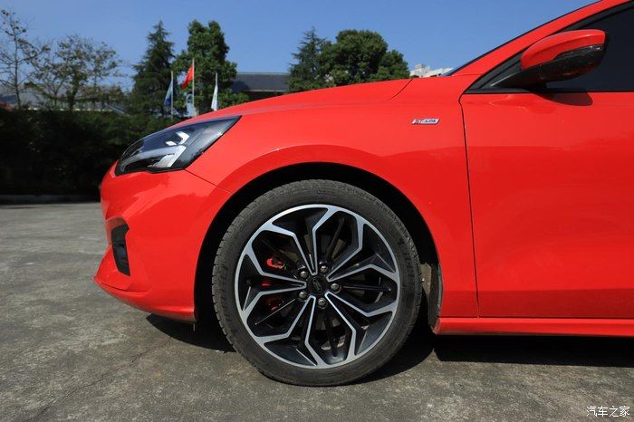 奶爸|准奶爸的座驾福克斯ST-line，颜值与性能齐飞