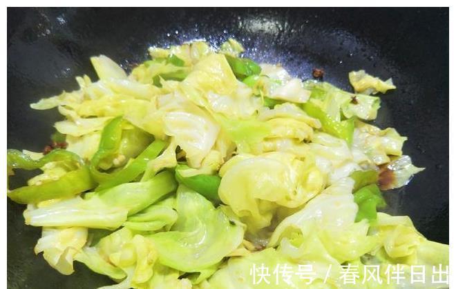 搭配|立秋后，2样蔬菜一起炒，香辣下饭，搭配馒头米饭真香