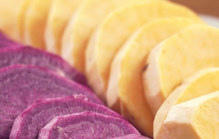 分享一款用红薯和紫薯做成的甜汤,软糯香甜又营养,孩子特爱吃