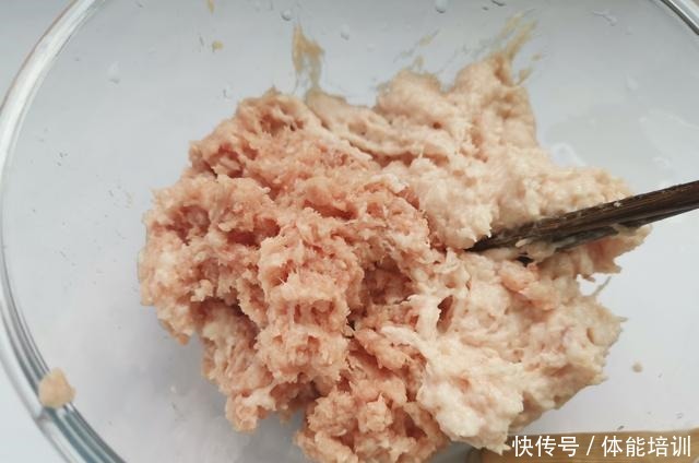 早餐吃包子不用出去买了,自己学会在家做,简单蒸一蒸就可以吃