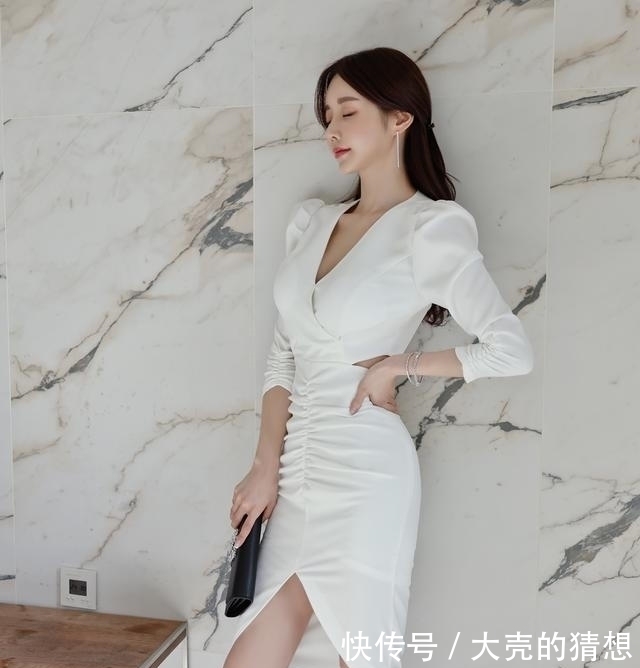 连衣裙|孙允珠时尚穿搭:浪漫梨花皱褶搭肩V领不规则连衣裙