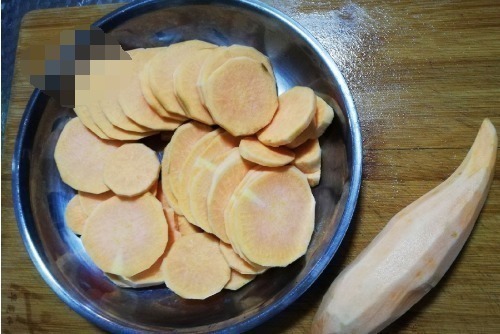 红薯独特做法,加一个鸡蛋,不用烤箱,女儿说比买的面包还好吃