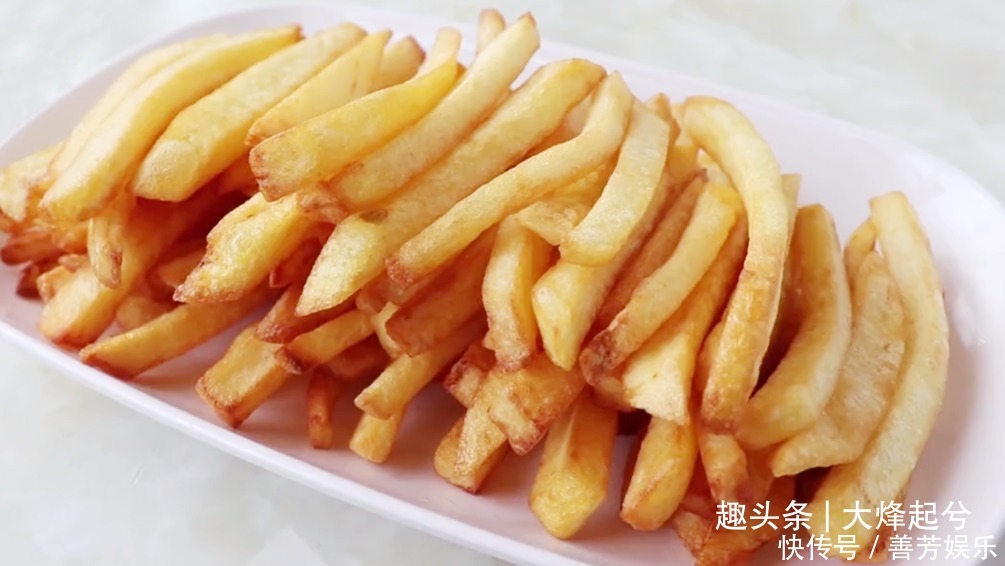 爱吃薯条请收藏，教你2个诀窍，金黄酥脆，一次做一大盆不够吃
