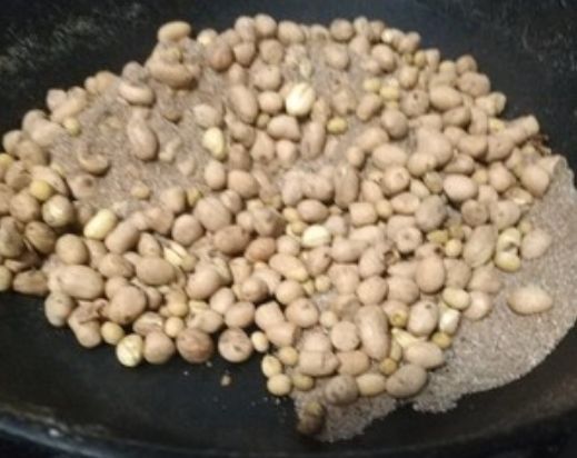 教你做咸干花生，不炸不烤，不加一滴油，香脆还入味，皮一搓就掉