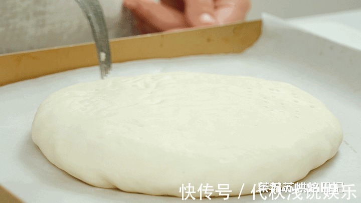 温开水|1个香蕉,1碗芝士,绵软拉丝的香蕉芝士饼就出炉啦